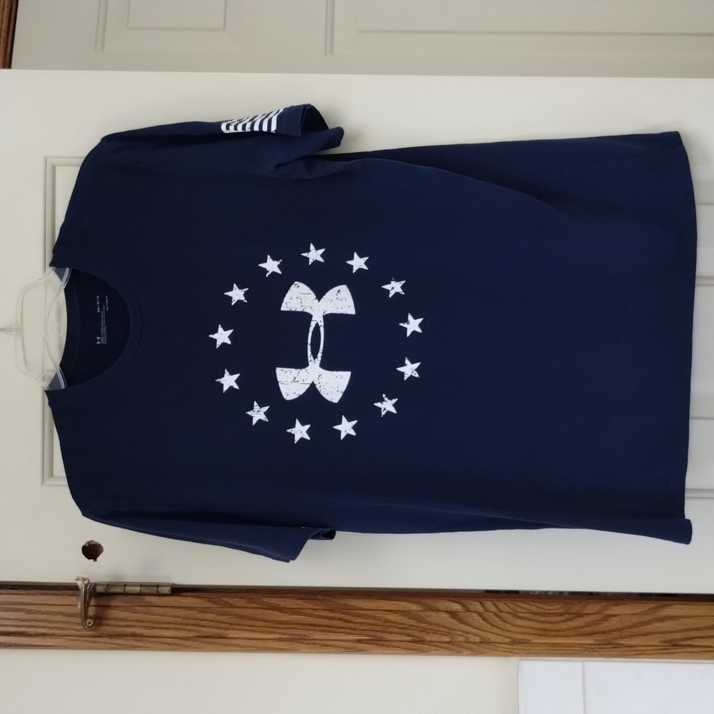 Under Armour men's navy HeatGear shirt